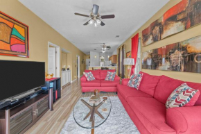 Spacious 2 Bedroom Condo with Golf Course Views! Sleeps 4 Guests! River Oaks 48-D